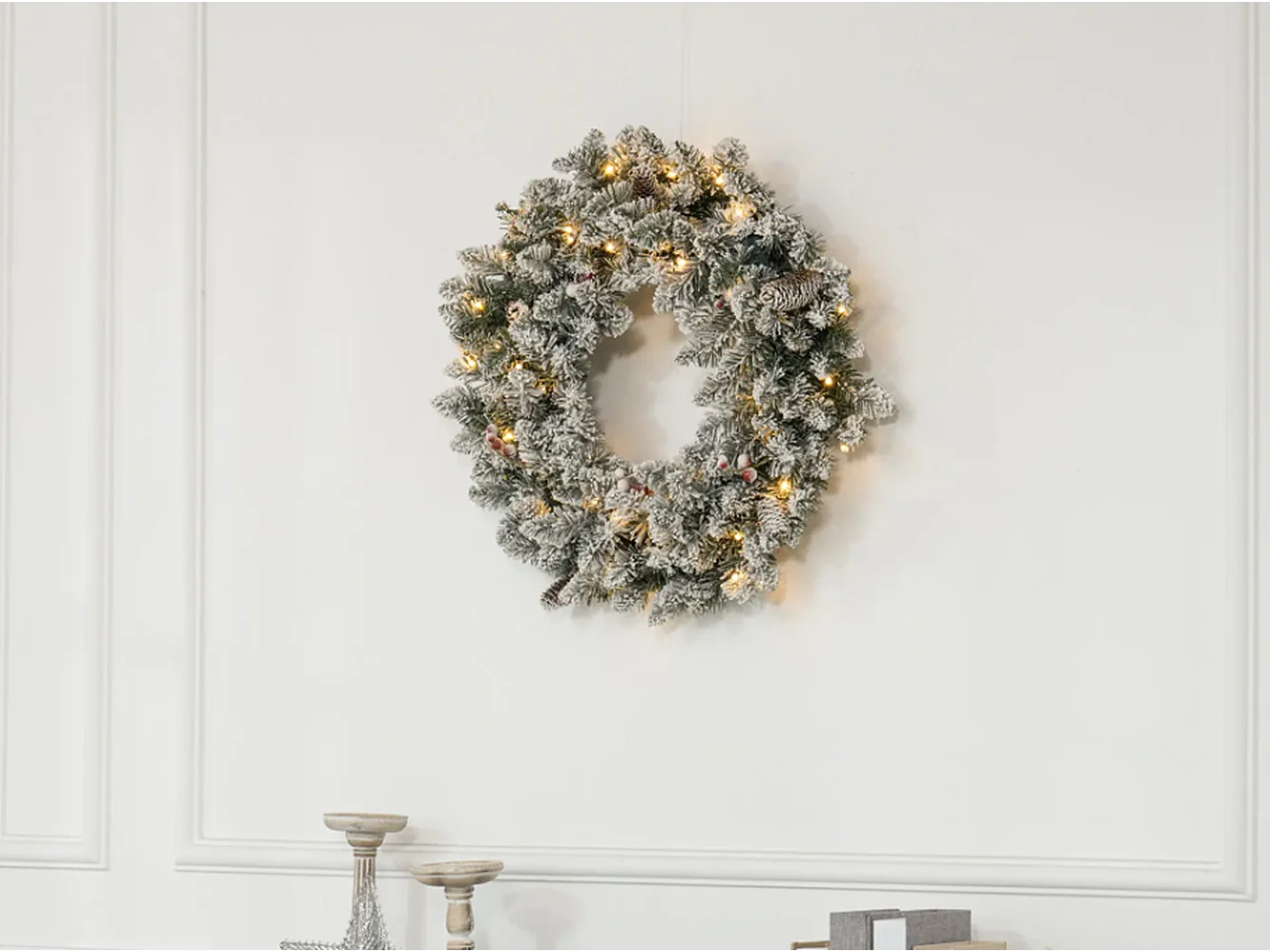 Weihnachtskranz mit LED-Beleuchtung,Dekorativer realistisches Aussehen, Ø60 x 10 cm