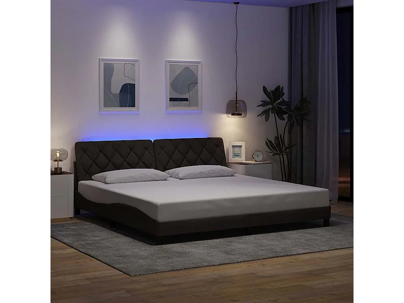 Cadre de lit avec LED sans matelas marron foncé 200x200cm tissu