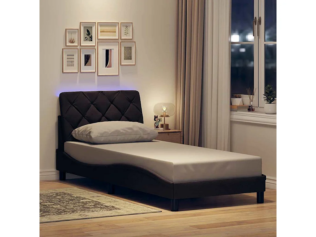 Cadre de lit avec LED sans matelas marron foncé 80x200 cm tissu