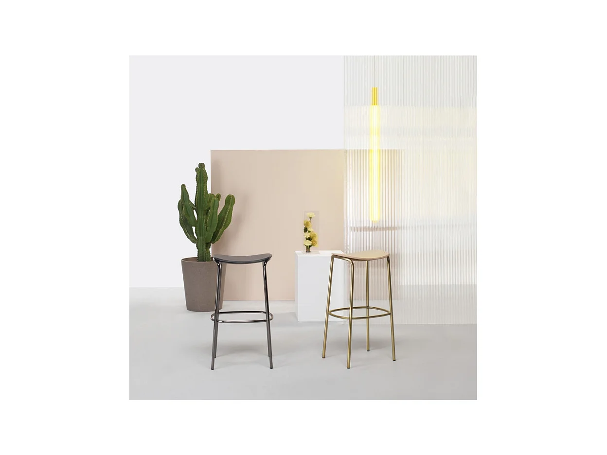 Tabouret métal et assise bois clair Trick - 65 cm