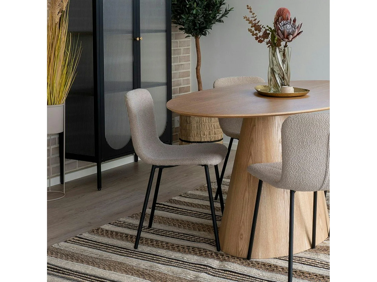 Chaise bouclette beige pieds métal noir (lot de 2) LOTA