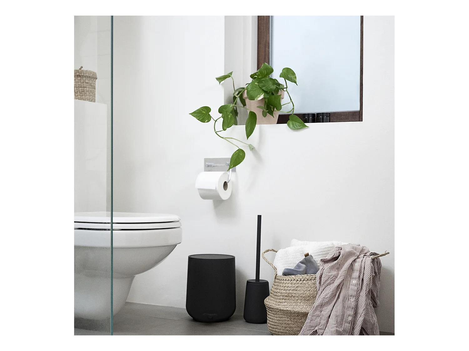 Brosse pour toilette en grès et acier