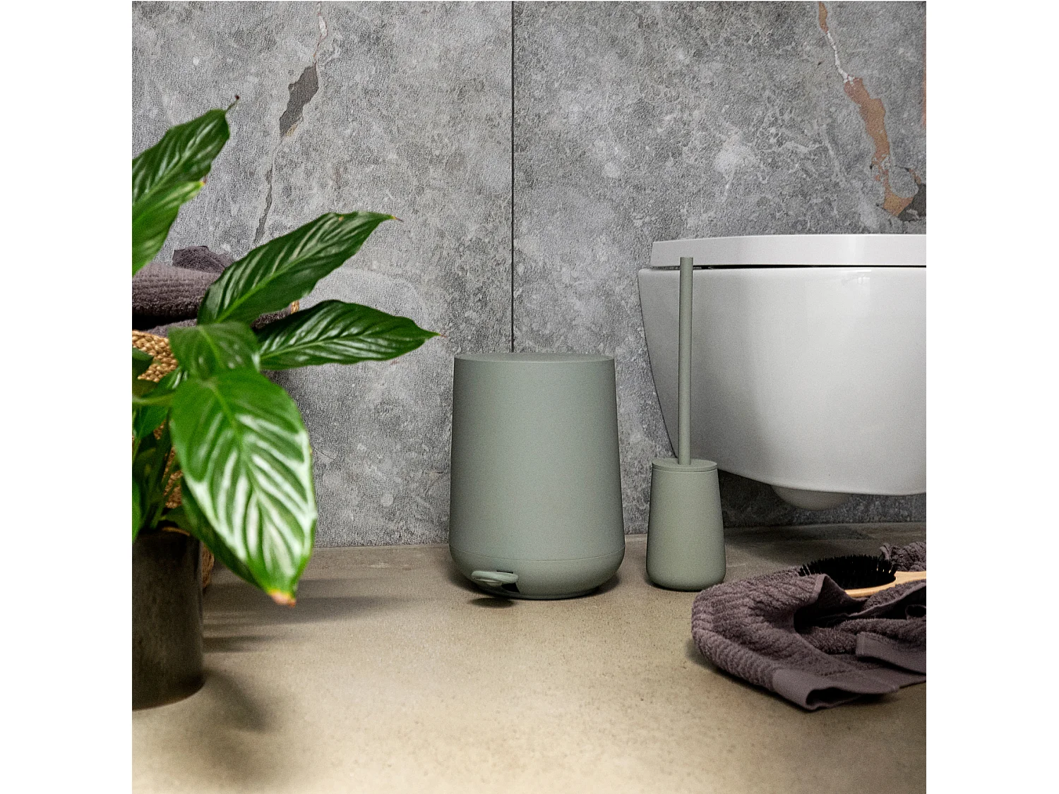 Cepillo de baño de gres y acero