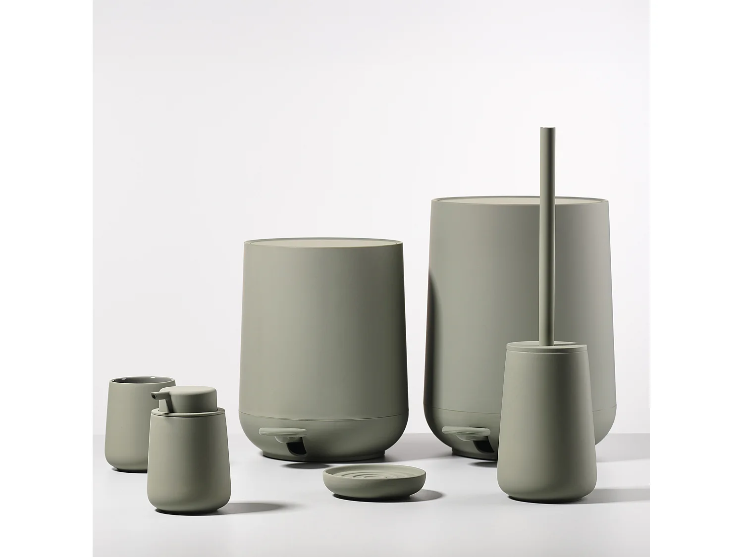 Cepillo de baño de gres y acero