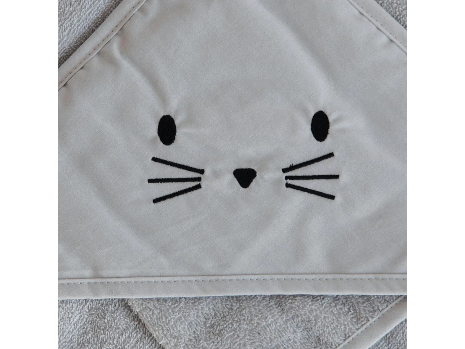 Set aus Bademantel und lustigem Handschuh