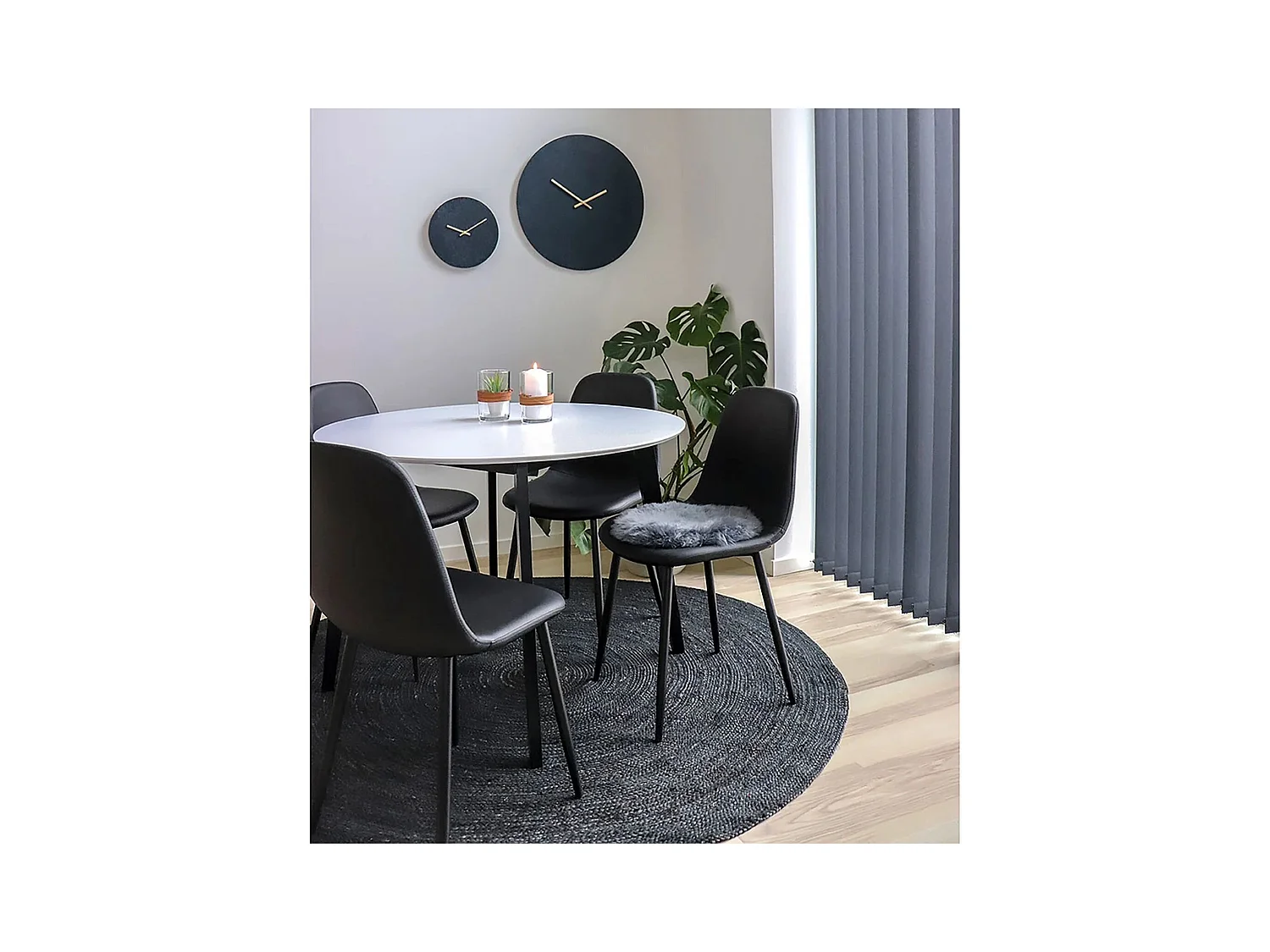 2 chaises de salle à manger en cuir synthétique noir avec pieds noirs