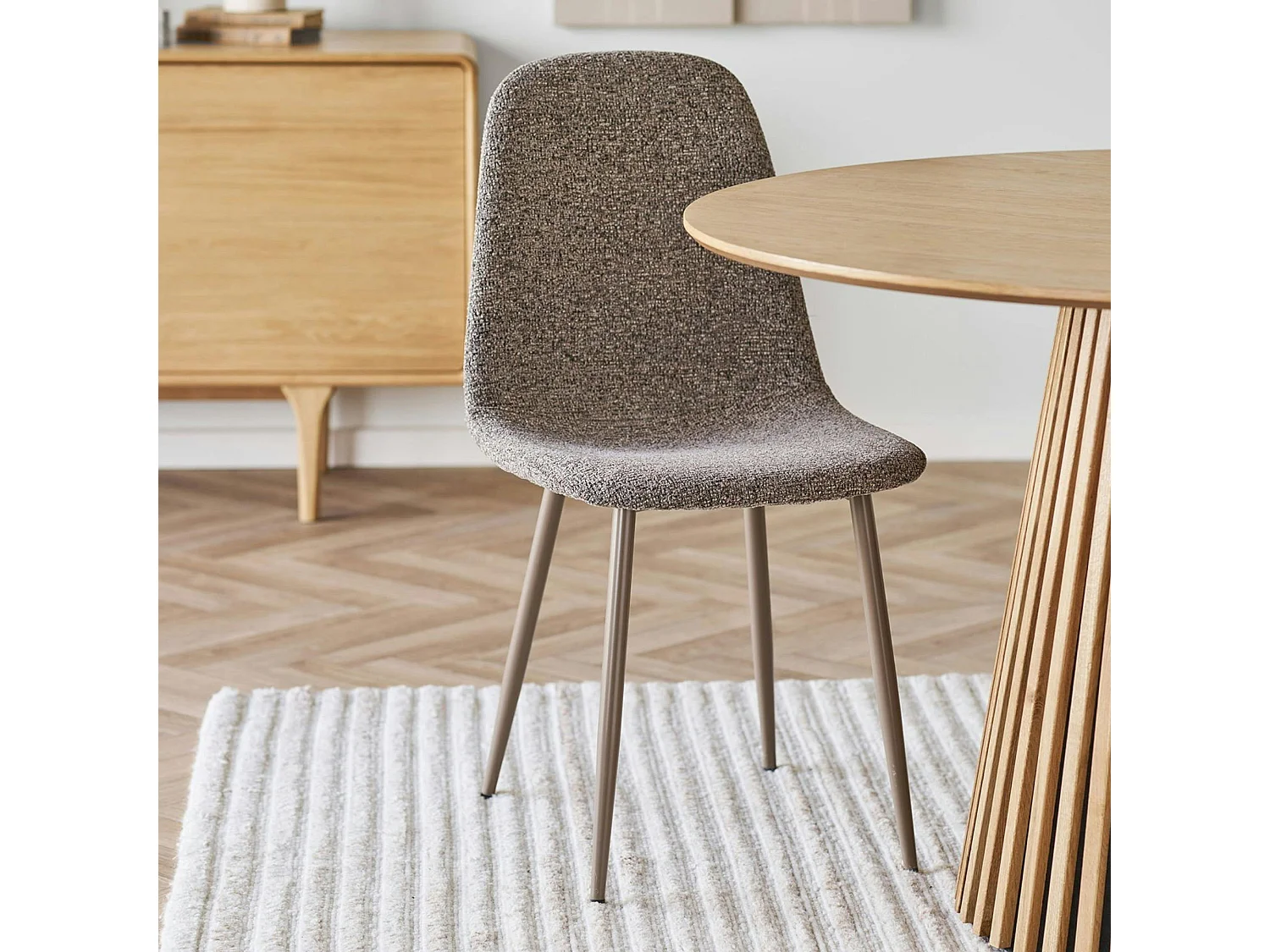 Chaise bouclette taupe avec pieds métal (lot de 2) BERLIN