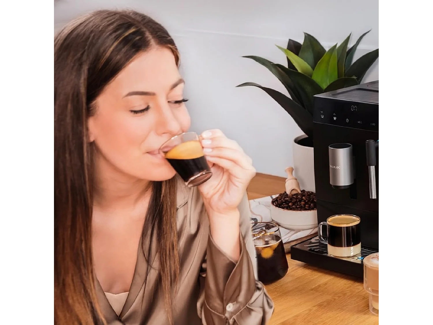 Cafetera superautomáticas Cremmaet Compact Steam Cecotec