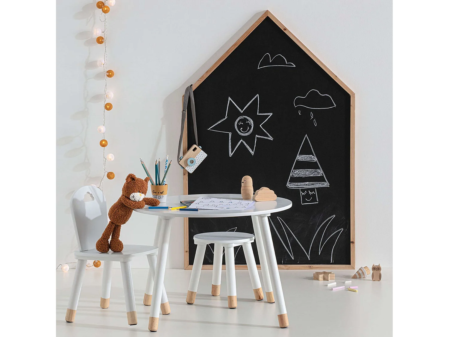 Pacote Infantil Mesa + Cadeira + Banco Douceur Melamina Branco