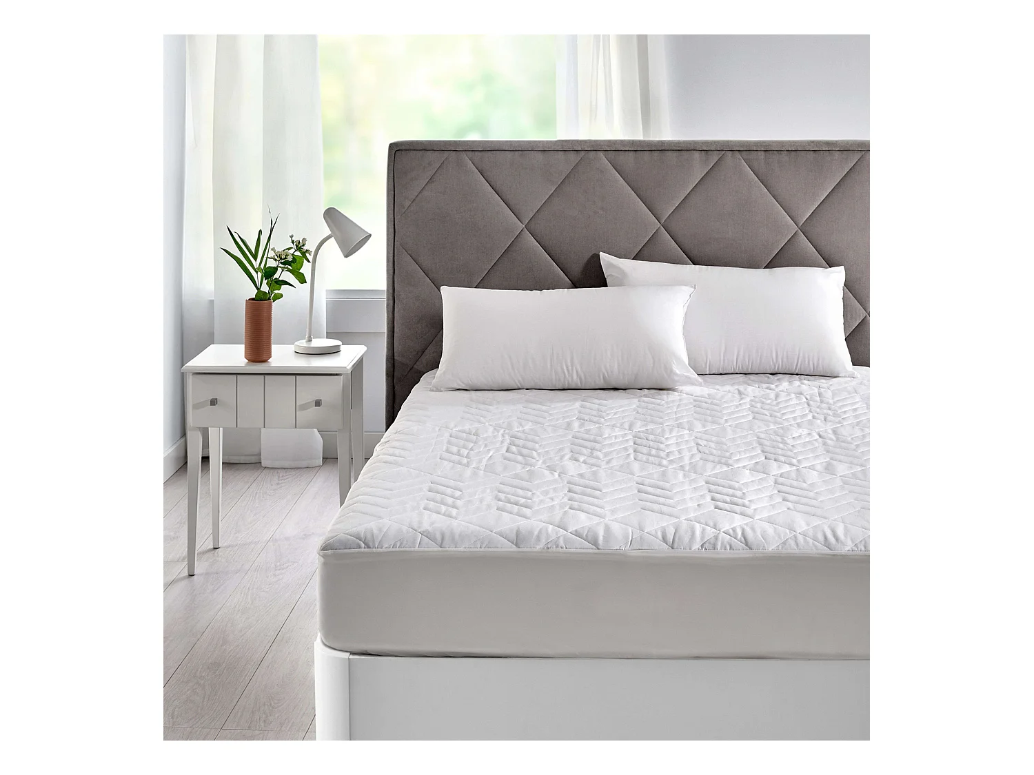 Protège-matelas matelassé triple barrière 150x196 cm imperméable et respirant