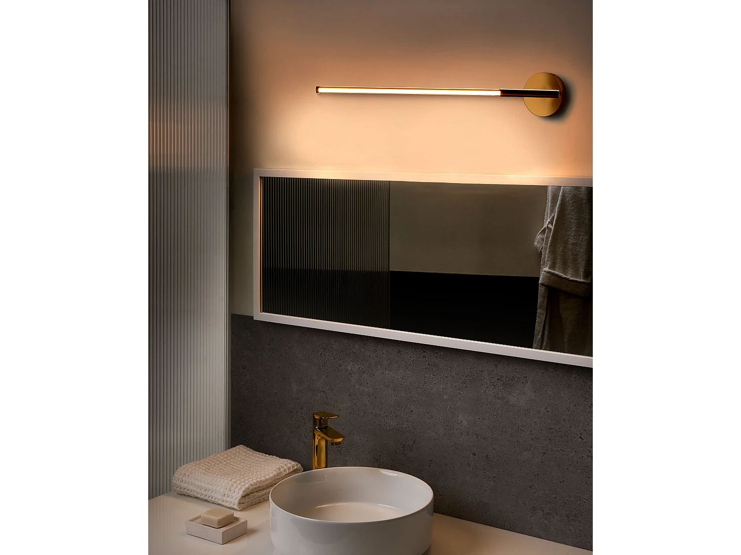 Picture and Mirror LED Light VOLOGNE Metal Gold