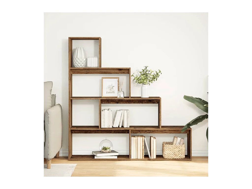 Bibliothèque séparatrice de pièce à 4 niveaux vieux bois