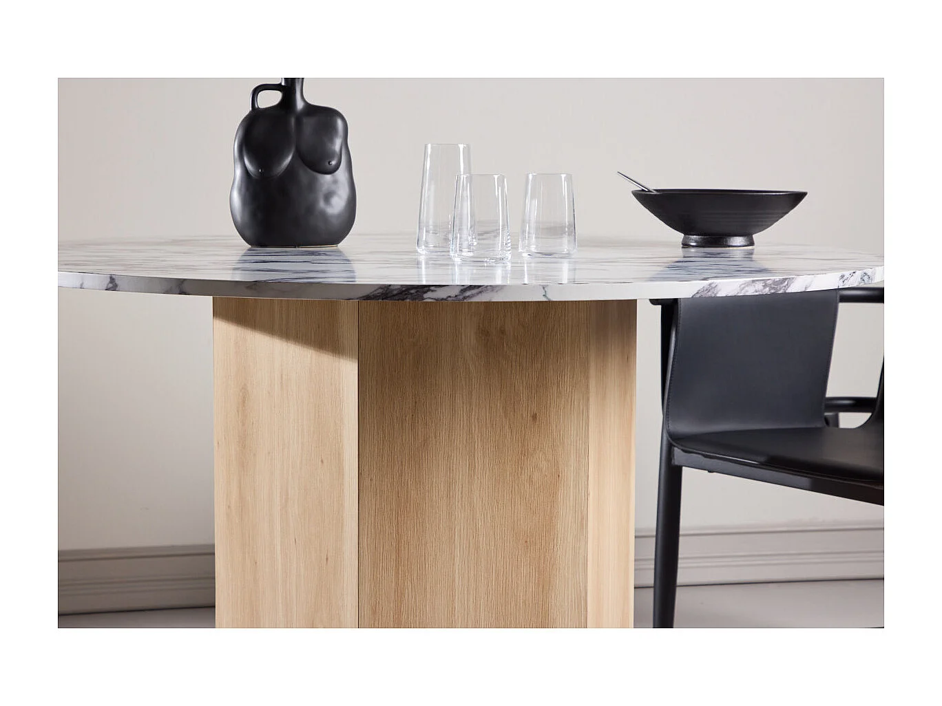 Table à Manger Ronde Effet Calacatta "Tekla" 120cm Gris & Naturel