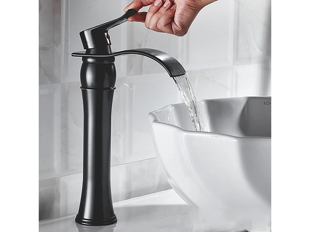 Robinet de salle de bain Mitigeur de lavabo cascade haut de gamme robinet de lavabo de peintre noir, style rétro