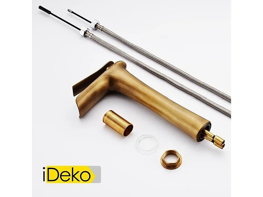 Robinet de salle de bain en cuivre avec cascade à grand arc pour vasques et baignoires à poser