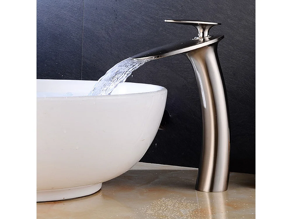 Robinet de salle de bain grande cascade, mitigeur de lavabo haut, mitigeur de lavabo moderne en laiton