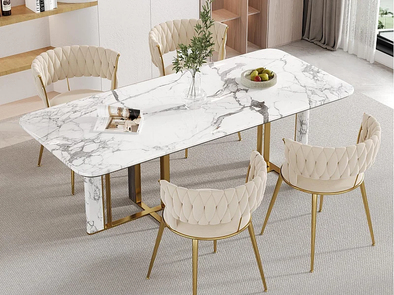 Lot de 4 chaises en velours ivoire - dossier ajouré tressé et pieds dorés - Idéales pour intérieur chic et contemporain