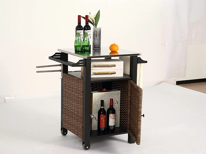 Îlot central en rotin marron - 1 porte - Style bohème naturel avec 2 étagères - Meuble mobile avec roulettes - Parfait pour terrasse ou jardin extérieur