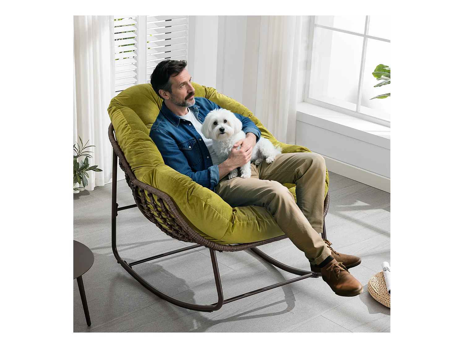 Lot de 2 Fauteuils à Bascule en Rotin Naturel – Forme Œuf et Coussins Vert amande  – Confortable pour Salon, Véranda ou Chambre