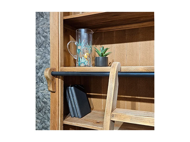 Grande bibliothèque en pin recyclé massif avec échelle - CHALET