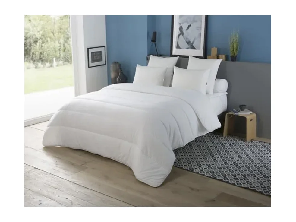 Couette Anti-acarien 220 x 240 cm DODO - Tempérée - 100% fibre polyester - 2 personnes - Blanc