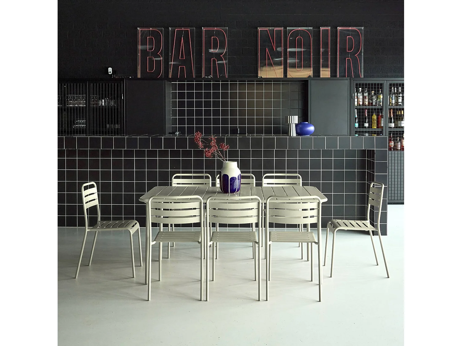 Set tavolo da giardino bistrot in metallo con 8 sedie, beige