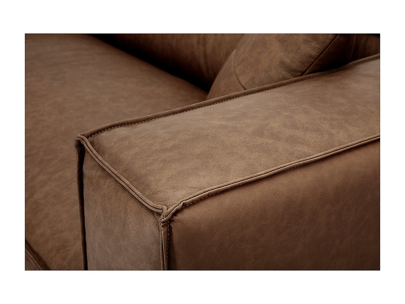 Canapé d'angle gauche vintage 4-5 places en cuir marron et bois noir COBAIN