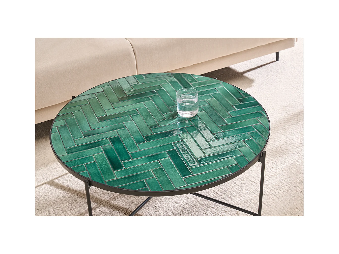 Table basse ronde en céramique vert foncé et métal noir D80.5 cm KOTTA