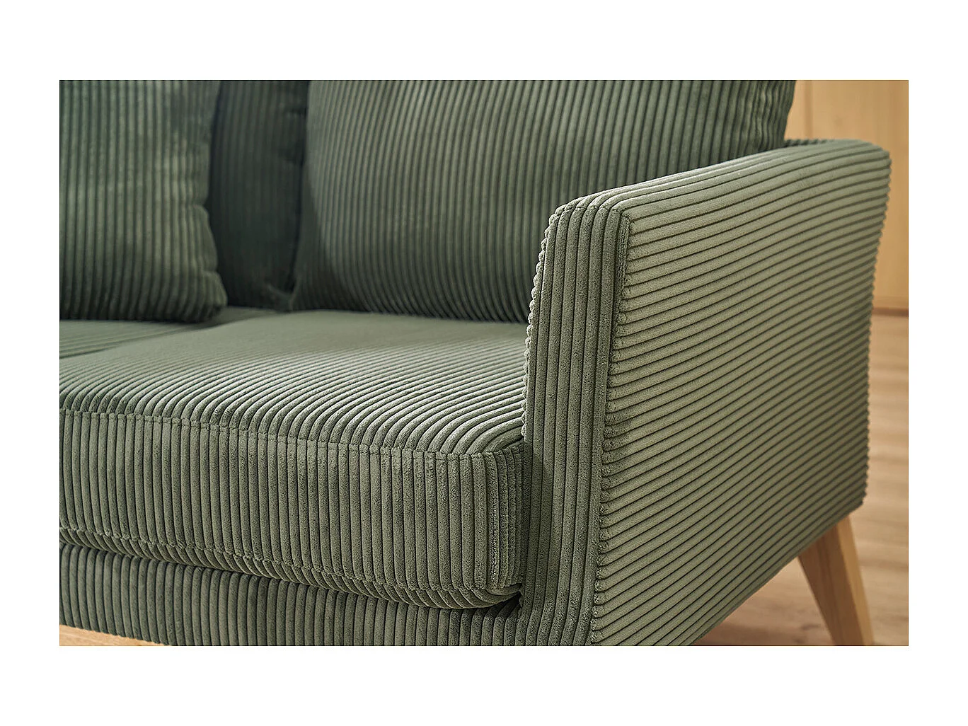 Divano scandinavo sfoderabile 2 posti in tessuto velluto a coste verde kaki e legno chiaro OSLO