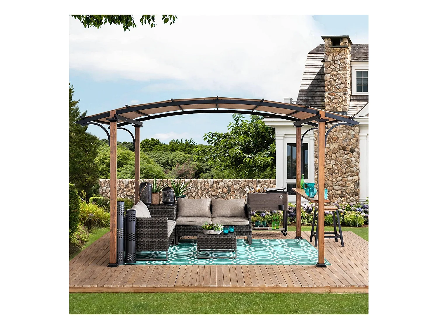 Pergola arquée en acier avec finition aspect bois naturel et abat-jour beige SKUTA 259 cm x 406 cm