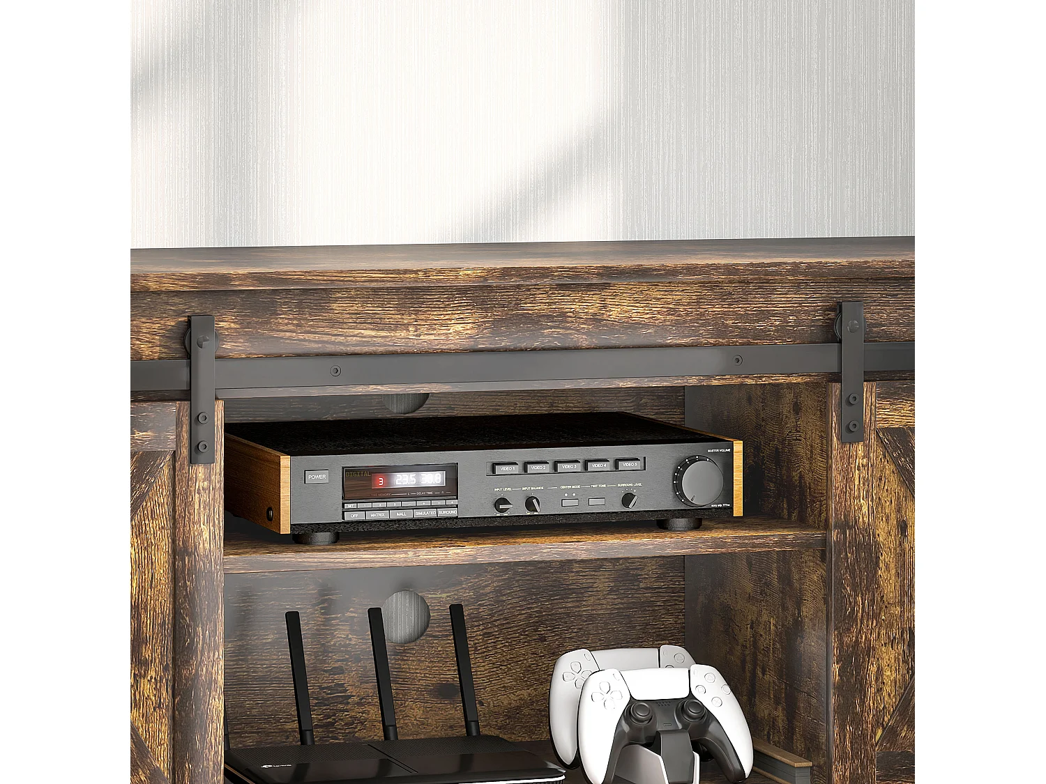 Meuble TV avec Étagères Réglables, Portes Imitation Grange, Cadre en Métal, Marron Rustique et Noir