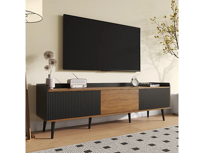 Móvel de TV moderno com 3 portas, armário baixo em preto e acabamento em madeira natural, 160x39x49,5cm