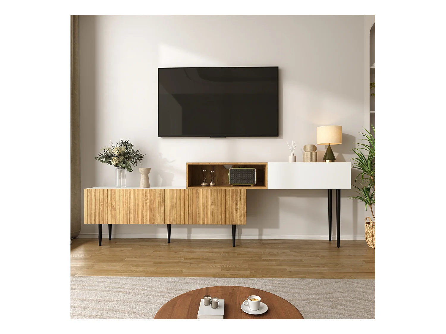 Móvel de TV branco e madeira com 3 portas, modular em 2 partes, pés pretos