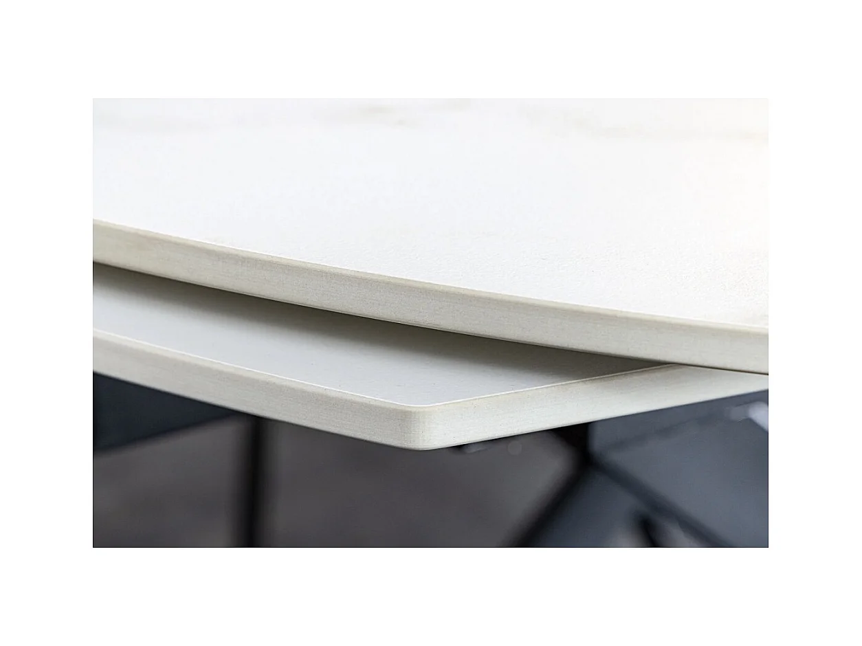 Table ATONIA – Ovale extensible 130 à 190 cm – Plateau céramique effet marbre blanc – Pieds métal – Style moderne