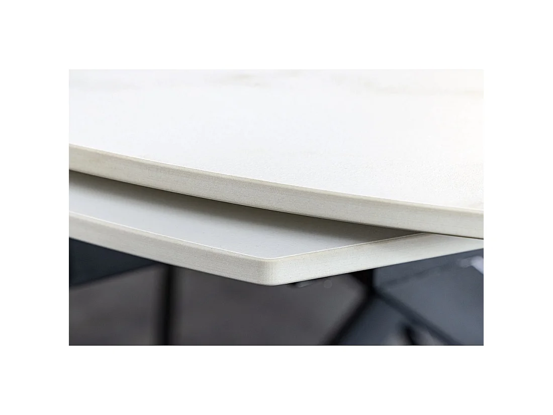 Tafel ATONIA – Ovaal uitschuifbaar van 130 tot 190 cm – Blad van keramiek met wit marmer effect – Metalen poten – Moderne stijl