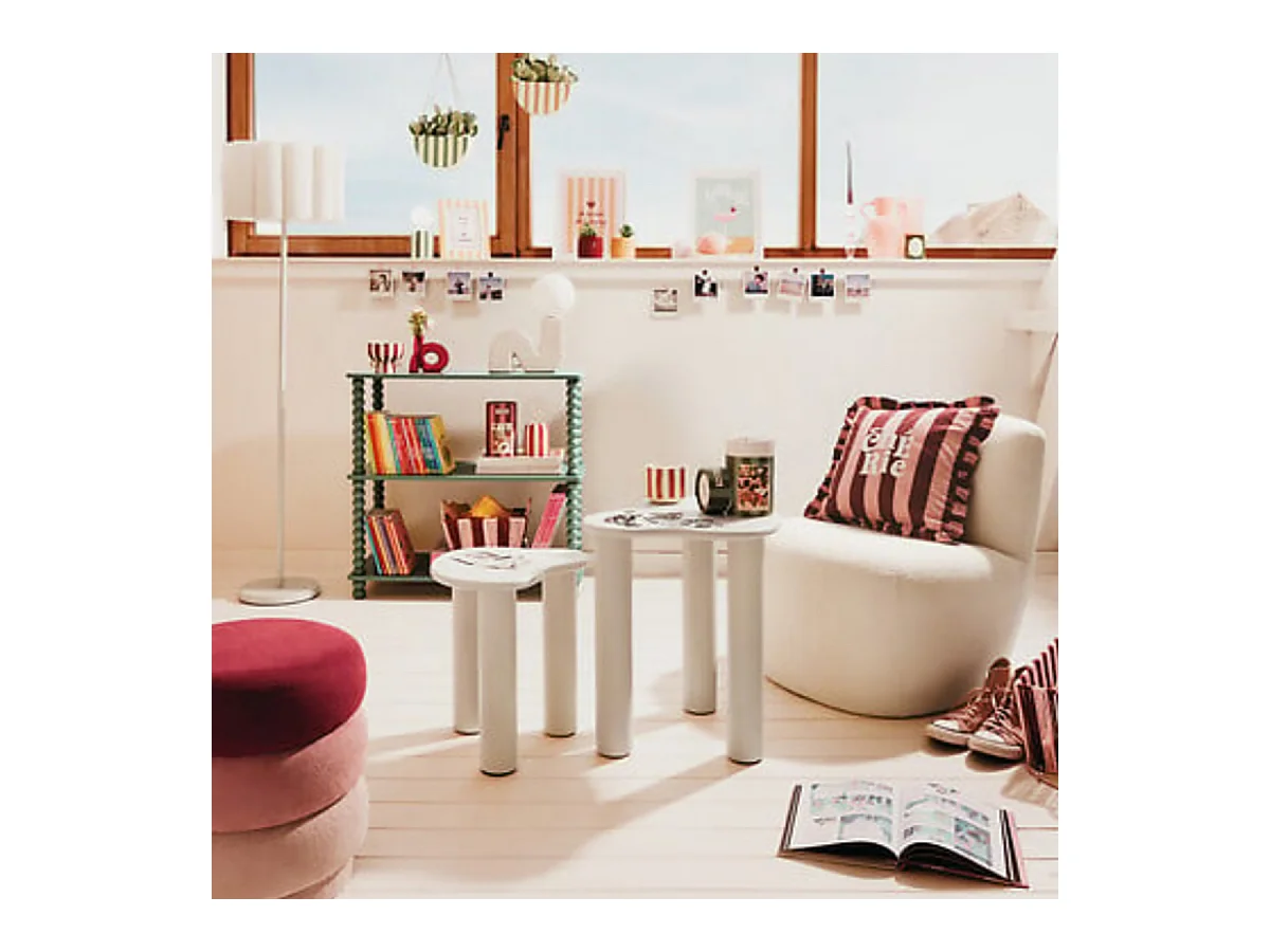 Fauteuil revêtu de tissu bouclette coloris ivoire - Longueur 63,6 x Profondeur 70,8 x Hauteur 67,8 cm