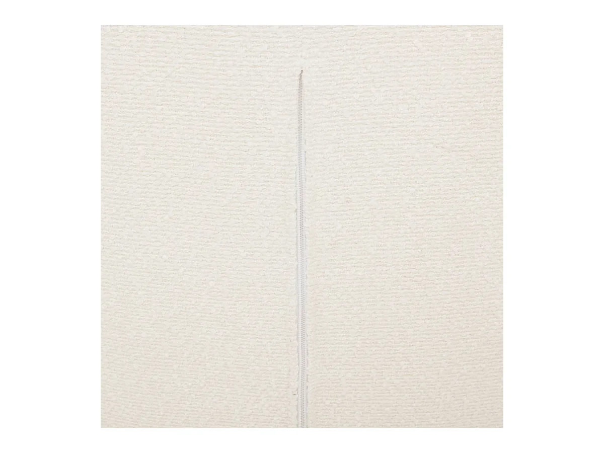 Fauteuil revêtu de tissu bouclette coloris ivoire - Longueur 63,6 x Profondeur 70,8 x Hauteur 67,8 cm