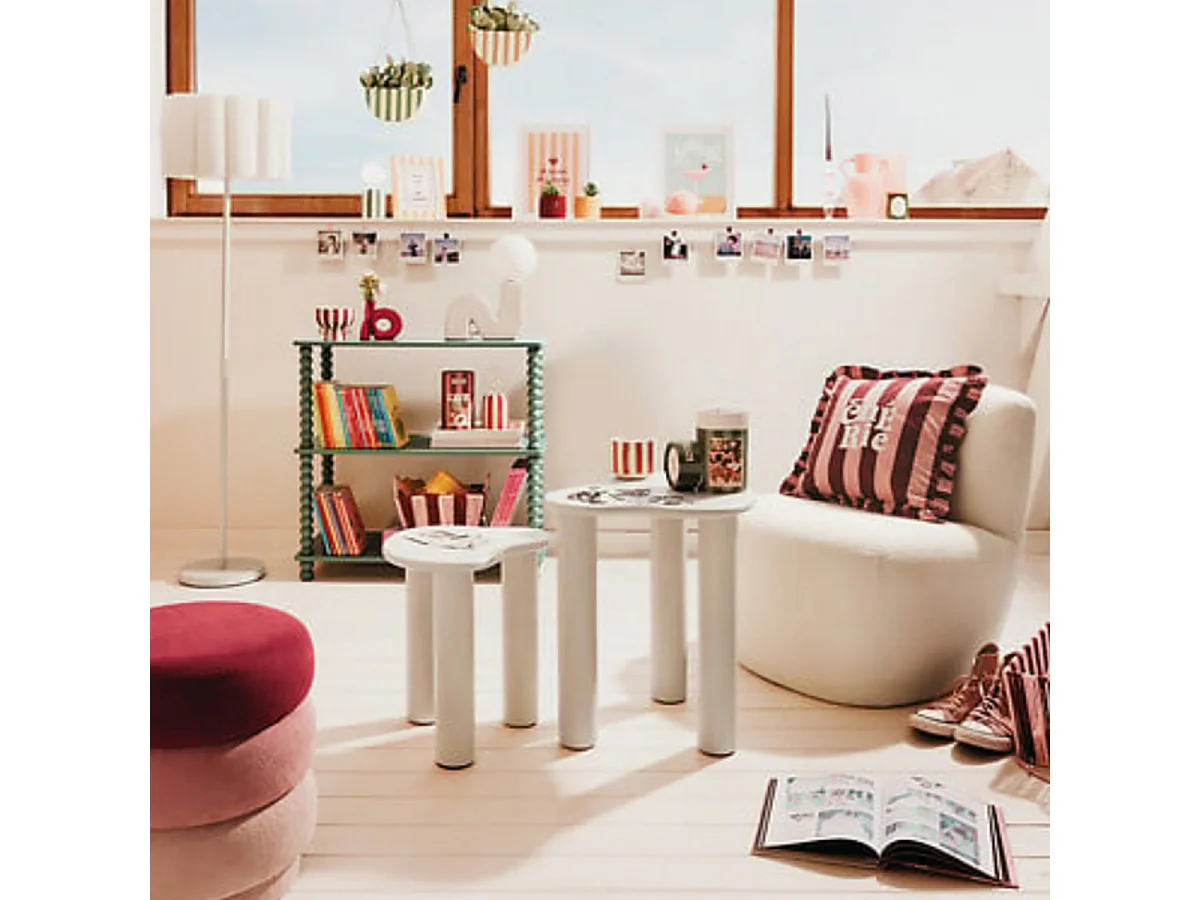 Fauteuil revêtu de tissu bouclette coloris ivoire - Longueur 63,6 x Profondeur 70,8 x Hauteur 67,8 cm