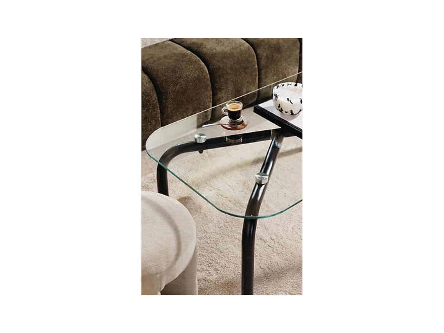 Table basse en verre transparent et pieds en métal noir - Longueur 110 x largeur 60 x Hauteur 44,5 cm