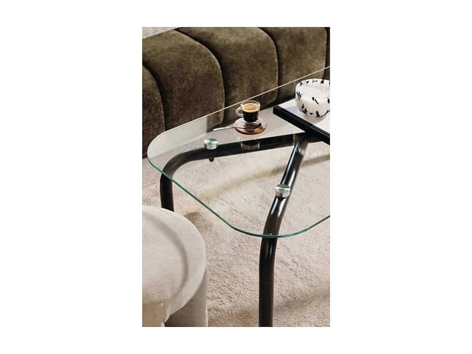 Table basse en verre transparent et pieds en métal noir - Longueur 110 x largeur 60 x Hauteur 44,5 cm