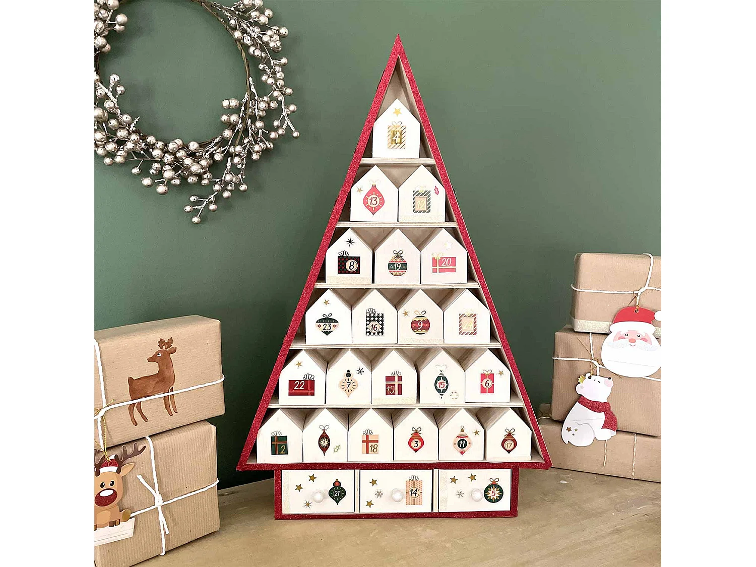 Adventskalender Tannenbaum aus Holz 52 x 35 cm