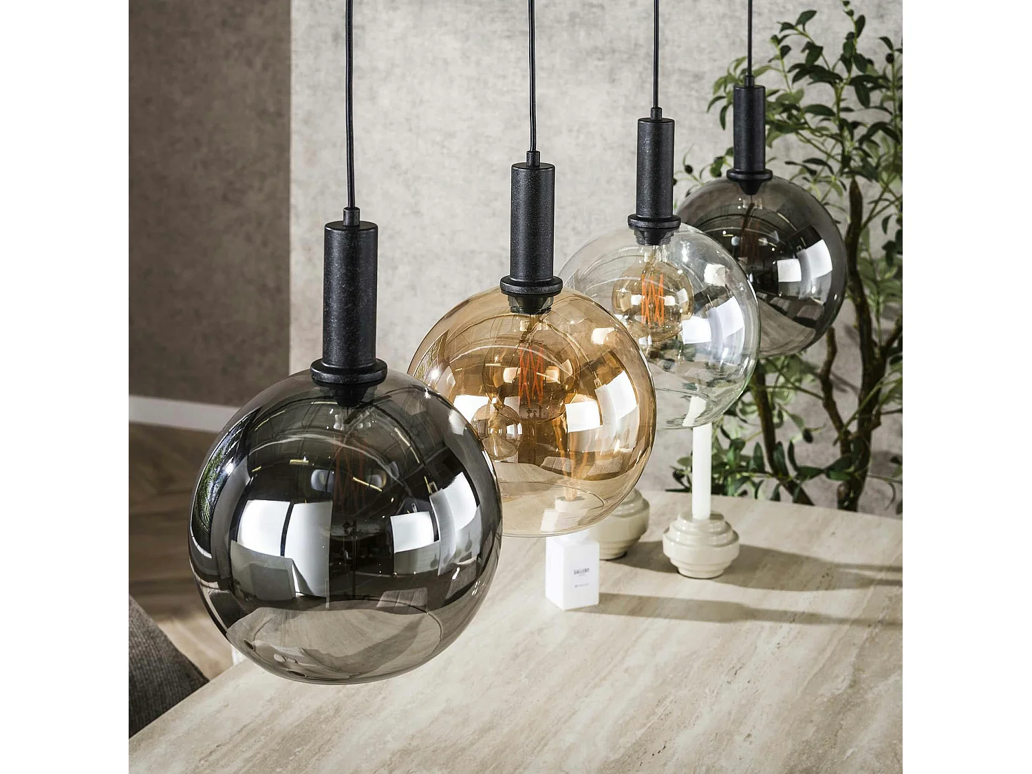 Suspension îlot cuisine 4 globes multicolores NOVA