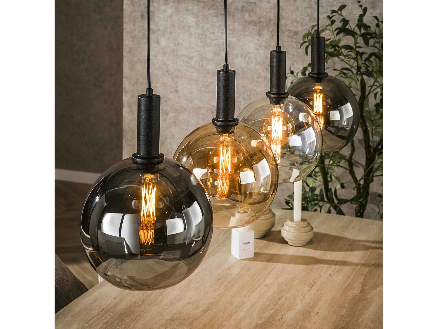 Suspension îlot cuisine 4 globes multicolores NOVA