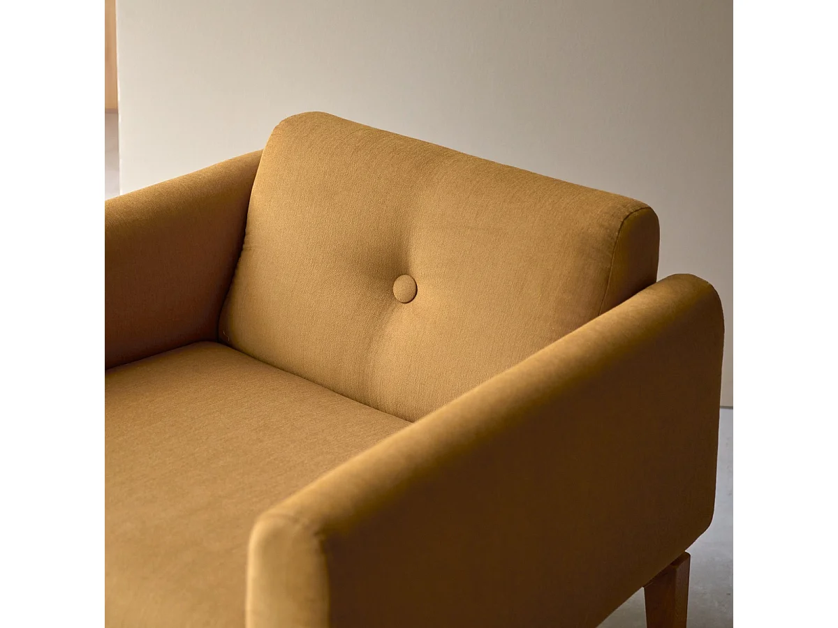 Sessel Bjorn mit massivem Eichenholzrahmen und senffarbenem Stoffbezug ,1-Sitz