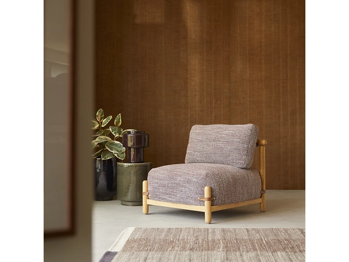 Poltrona in legno di rovere massello e tessuto screziato