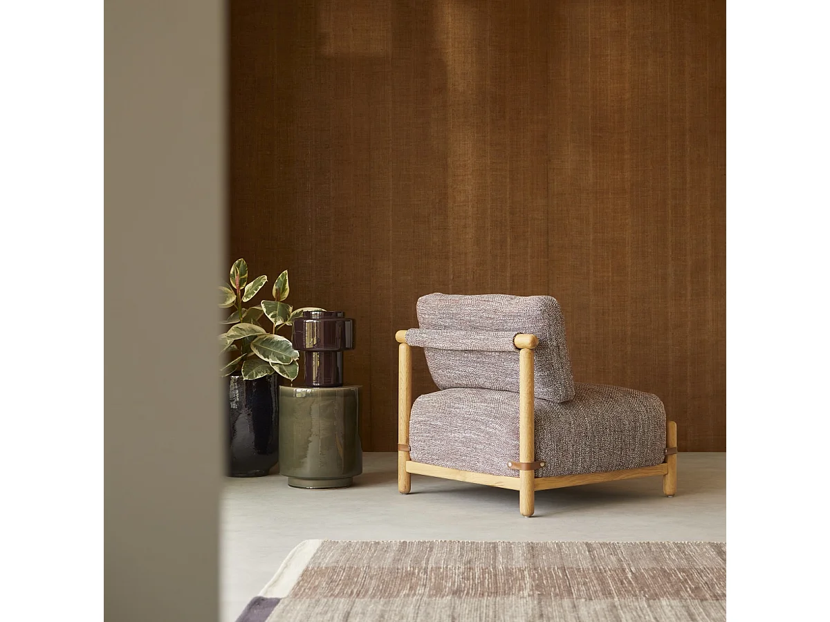 Poltrona in legno di rovere massello e tessuto screziato