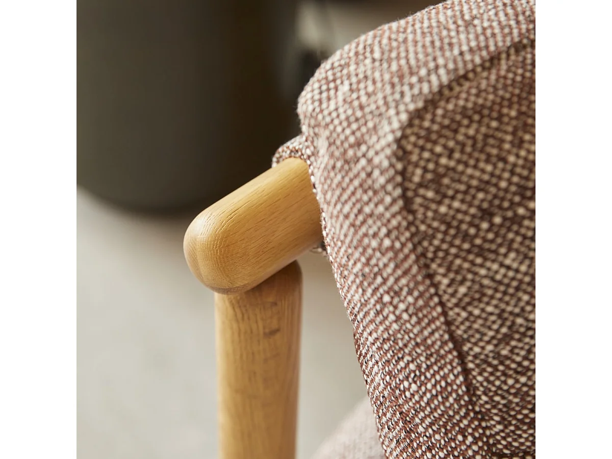 Poltrona in legno di rovere massello e tessuto screziato