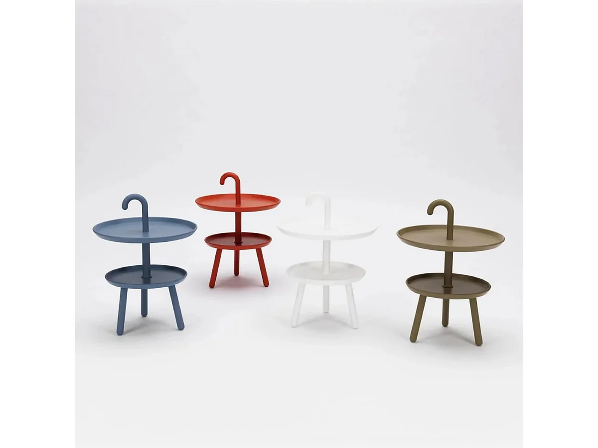 Niedriger Outdoor-Beistelltisch aus Polypropylen mit zwei Ablagen Hook