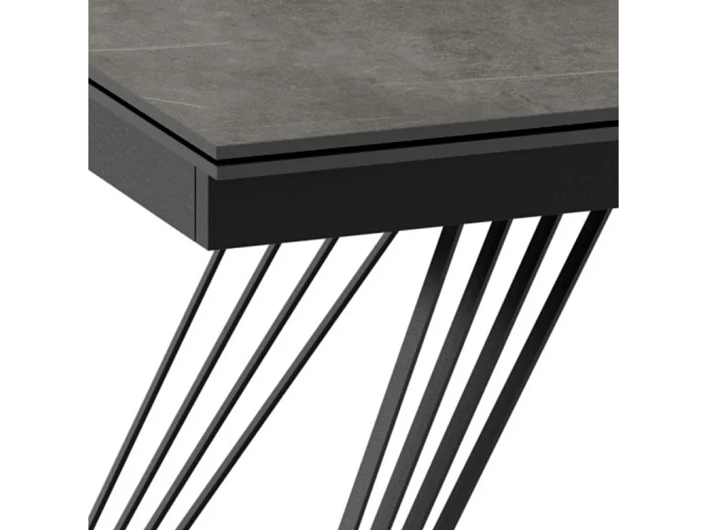 Ausziehbarer Esstisch Augustus 160-240x90 cm aus Keramik mit grauem Marmor-Effekt, 10 Plätze, matt schwarze Metallbeine