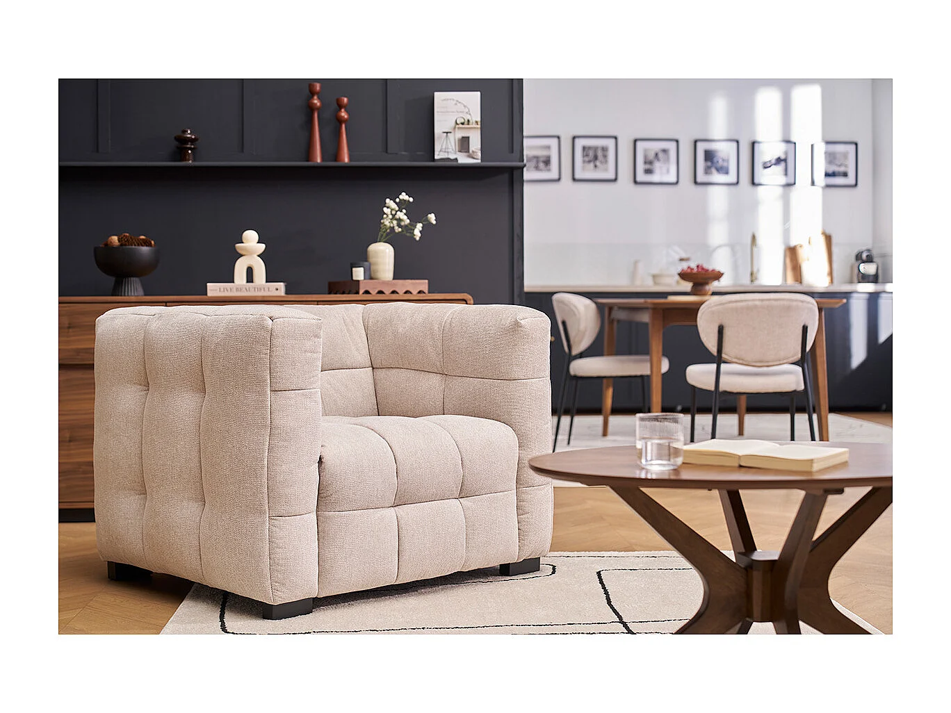 Sillón de diseño en tela efecto terciopelo texturizado beige CORTO